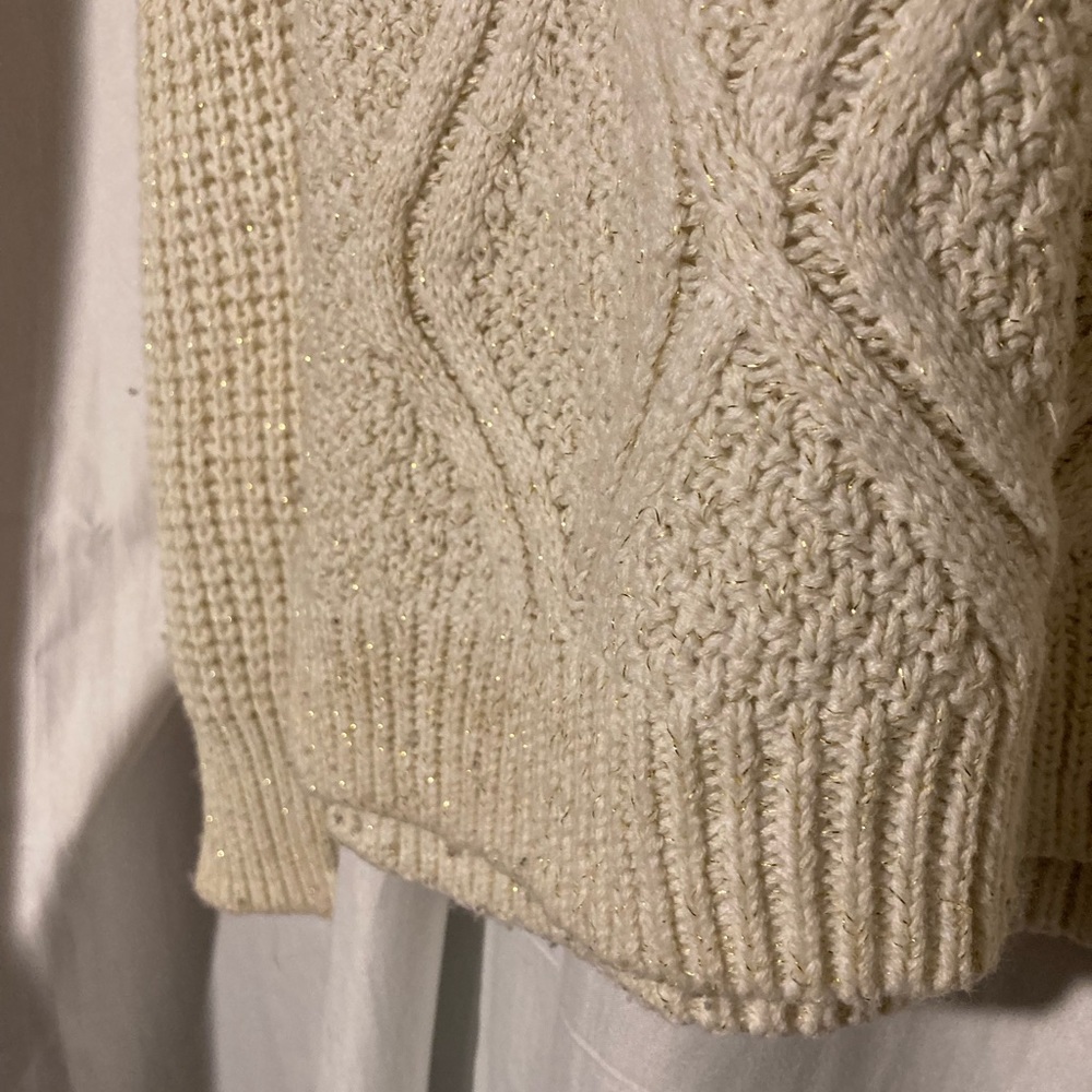 Creme Sweater - Picture 3 of 4